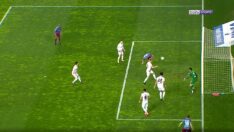 Andreas Cornelius inanılmaz kaçırdı! Şaşkına çeviren an…