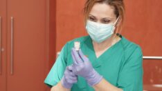 Bilim insanları şokta: 20 günde iki kez Covid-19 bulaştı