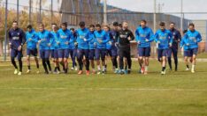 Bucaspor 1928’de beş futbolcu kadro dışı