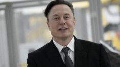 Elon Musk 4 milyar dolarlık Tesla hissesi sattı