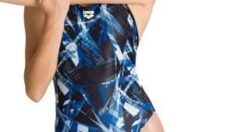 Farklı tasarımlara sahip arena mayo modelleri