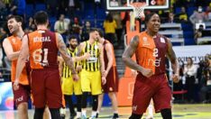 Galatasaray derbide Fenerbahçe’yi deplasmanda yendi