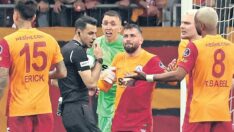 Galatasaray’da kaos büyüyor!