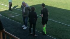 Görülmemiş olay! Kadın saha komiserine büyük saygısızlık