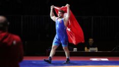 Rıza Kayaalp’in ailesi ve vatandaşlar şampiyonluk maçını heyecanla izledi