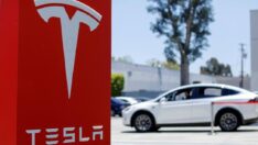 Tesla, Apple’ı takip ediyor: Şarj kablolarını ek olarak satacak