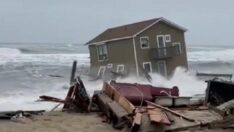 ABD’de dalgalar evi yuttu