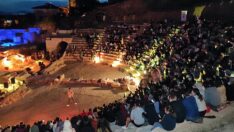 Antik kent tiyatrosu 2 bin yıl sonra seyirci ile buluştu