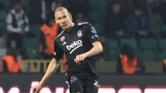 Beşiktaş’ta Vida rahatsızlanan babası için Hırvatistan’a gitti
