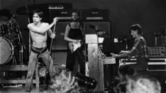 Efsanevi gitarist, 73 yaşında hayatını kaybetti