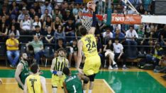 Fenerbahçe Beko, Darüşşafaka’ya fark yapıp finale yükseldi