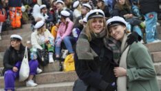 Finlandiya’da Vappu coşkusu: Çok sayıda insan kutlamalara katıldı