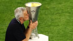Jose Mourinho tarihe geçti! Kaybettiği savaş yok…