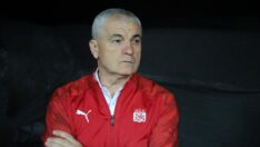 Rıza Çalımbay 21 yıllık kariyerinde ilki başardı!