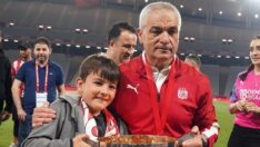 Rıza Çalımbay’dan şampiyonluk sonrası Stefan Kuntz’a Milli Takım sitemi!