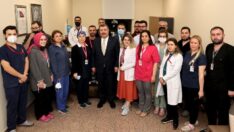 Sağlık Bakanı Koca’dan sağlık çalışanlarına gece yarısı ziyaret