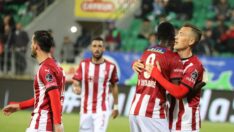 Sivasspor, Rize’de geriden gelip kazandı