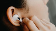 Teknoloji devine dava: AirPods kullanan 12 yaşındaki çocuğun kulak zarı yırtıldı