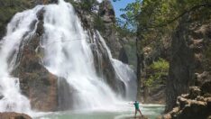 Uçansu Şelalesi’nde bahar canlılığı