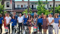 Bu defa kitap okuyana bisiklet