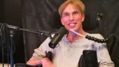 Dünyanın ilk cyborg’u 64 yaşında hayatını kaybetti