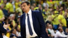 Ergin Ataman’dan Fenerbahçe taraftarına tepki: Bu sloganları atanlar sindiremese de