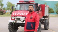 Kendi aracıyla gönüllü itfaiyecilik yapıyor