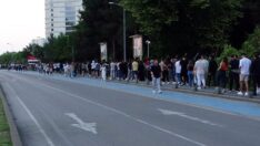 Manga, Fatma Turgut ve Sefo’nun konseri için binlerce genç saatlerce kuyrukta bekledi