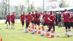 Milliler, Litvanya maçına özel suni çimde çalıştı