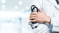 Muhalefet ve hekimler tepkili: ‘Utanılacak bir düzenleme’