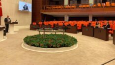 Sağlık çalışanları sokaklara dökülürken, meclis sıraları boş kaldı