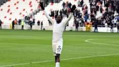 Altay’a yaprak dökümü sürüyor