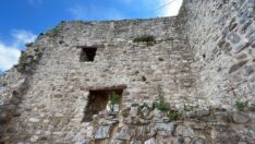 Asırları geride bırakan Ceneviz Kalesi’ne ziyaretçi akını