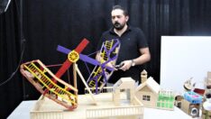 Atıklardan oyuncak yapıp, hasta çocuklara hediye ediyor