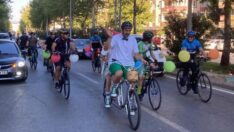 Bisikletli düğün kanvoyu