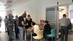 Corona virüs aşılarında hatırlatma dozu kuyruğu