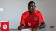 Haji Wright, 3 yıllığına Antalyaspor’da
