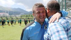 Hakan Keleş’e 22 yıllık eldiven sürprizi