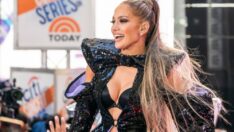Jennifer Lopez’in 53. yaşına özel çıplak pozları nefes kesti