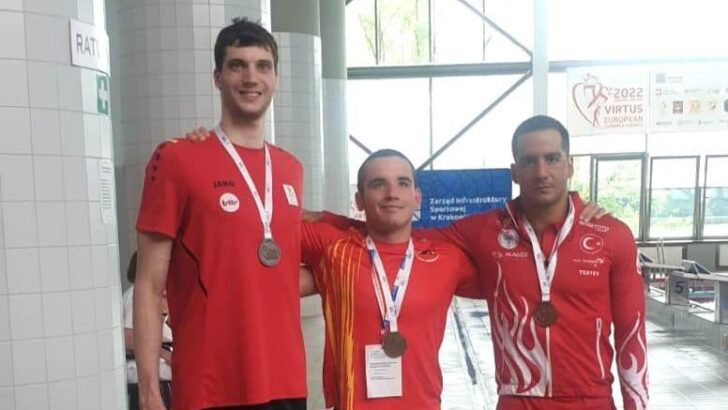 Özel sporculardan iki madalya