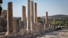 Patara ziyaretçilerini geçmişe yolculuğa çıkarıyor