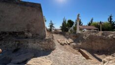 Su deposu kazısında Roma dönemine ait 3 mezar bulundu