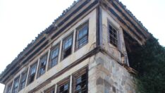 150 yıllık konak göz göre göre yıkılıyor