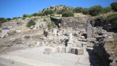 Assos’ta 2 bin 200 yıllık Roma çeşmesi kalıntıları bulundu