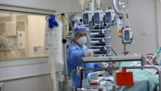 Bilim insanları Covid-19’un belirtilerini sırasıyla ortaya çıkardı