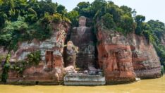 Dev Buda heykelinin önündeki nehirde su kaybı korkuttu