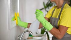 Düşük maaşlı işte çalışmak Alzheimer riskini artırabilir