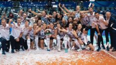 Eczacıbaşı Başantrenörü Ferhat Akbaş’tan tarihi başarı