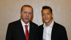 Erdoğan’ın yaptırdığı saatten Mesut Özil’e de verildi!