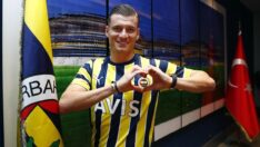 Fenerbahçe Ezgjan Alioski transferini resmen açıkladı